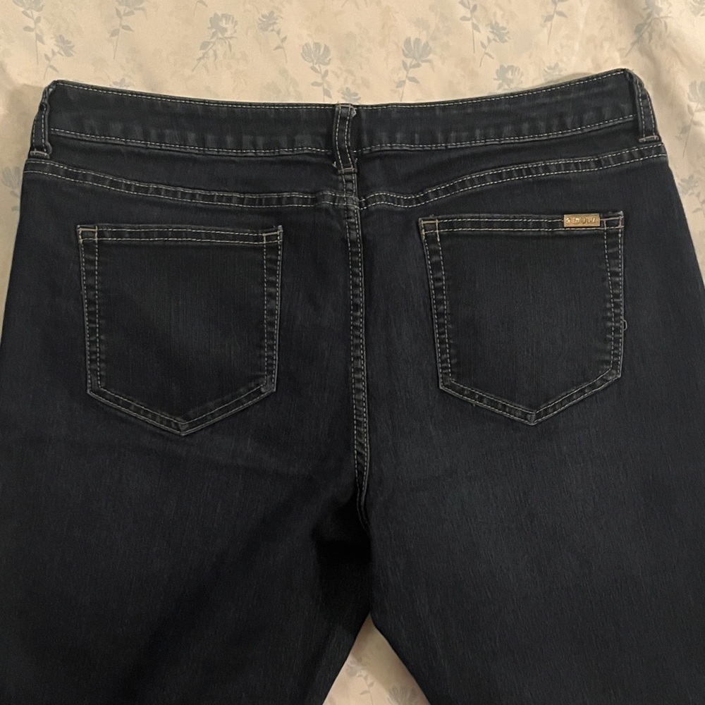 Jennifer Lopez Dark Blue Cropped Jeans - Picture 2 of 5